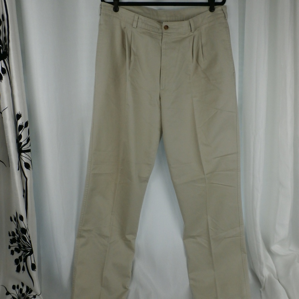 Duxbak Men's Pleated Front Cuffed khakis  W38xL34